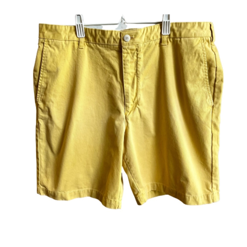 Men's Izod Shorts. Size 38